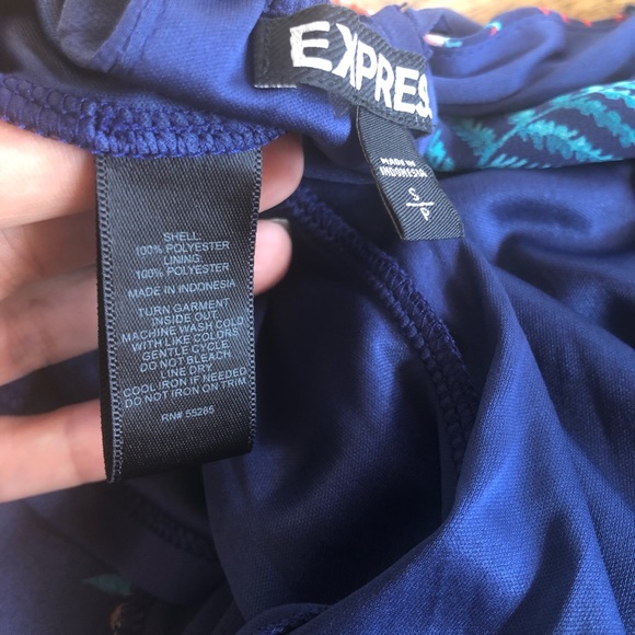 Formal dress - Picture 6 of 7